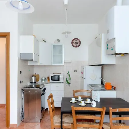 Altido Apt For 3 With Lovely Open Terrace In Green Hills Appartamento