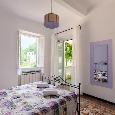 Altido Apt For 3 With Lovely Open Terrace In Green Hills Appartamento *