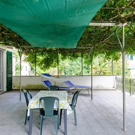 Altido Apt For 3 With Lovely Open Terrace In Green Hills Appartamento