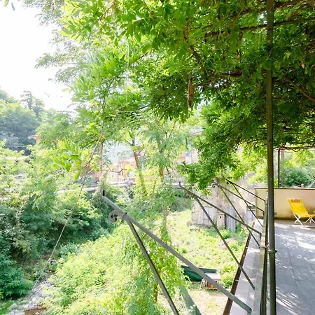 Altido Apt For 3 With Lovely Open Terrace In Green Hills Appartamento *