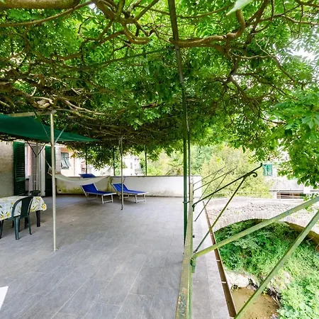 Altido Apt For 3 With Lovely Open Terrace In Green Hills Borgonovo