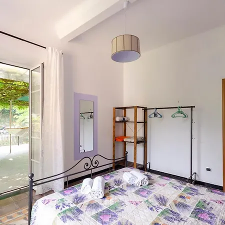 Altido Apt For 3 With Lovely Open Terrace In Green Hills Appartamento
