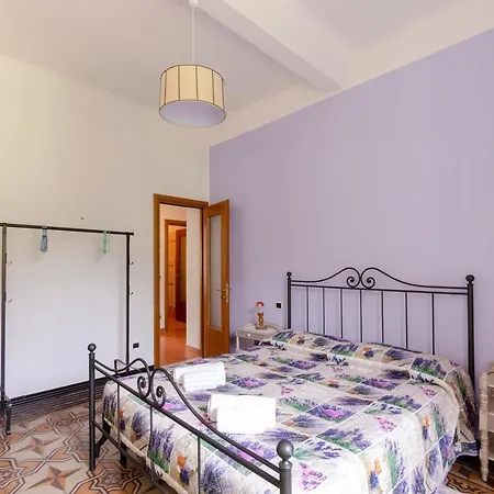 Altido Apt For 3 With Lovely Open Terrace In Green Hills Appartamento
